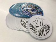Sticker pelliculé brillant rond avec impression noire pour Alex One : format imposé